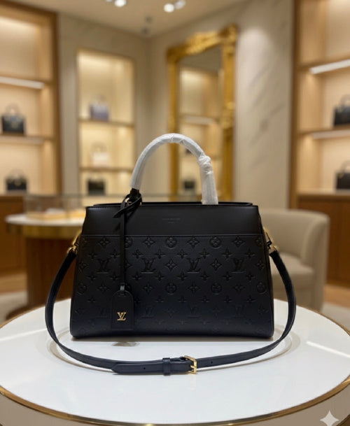 Black Chic cross body bag
