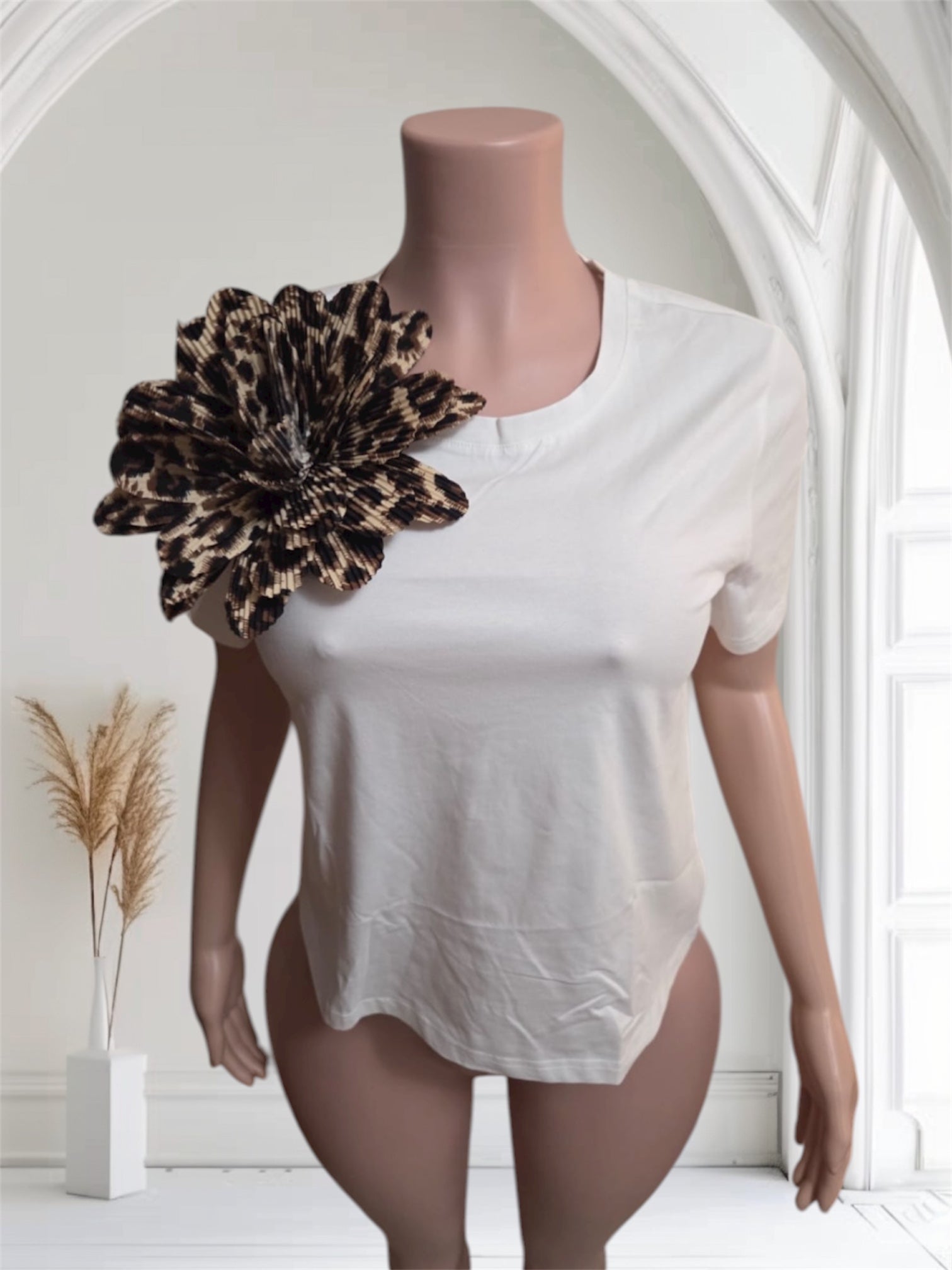 White Top animal print flower